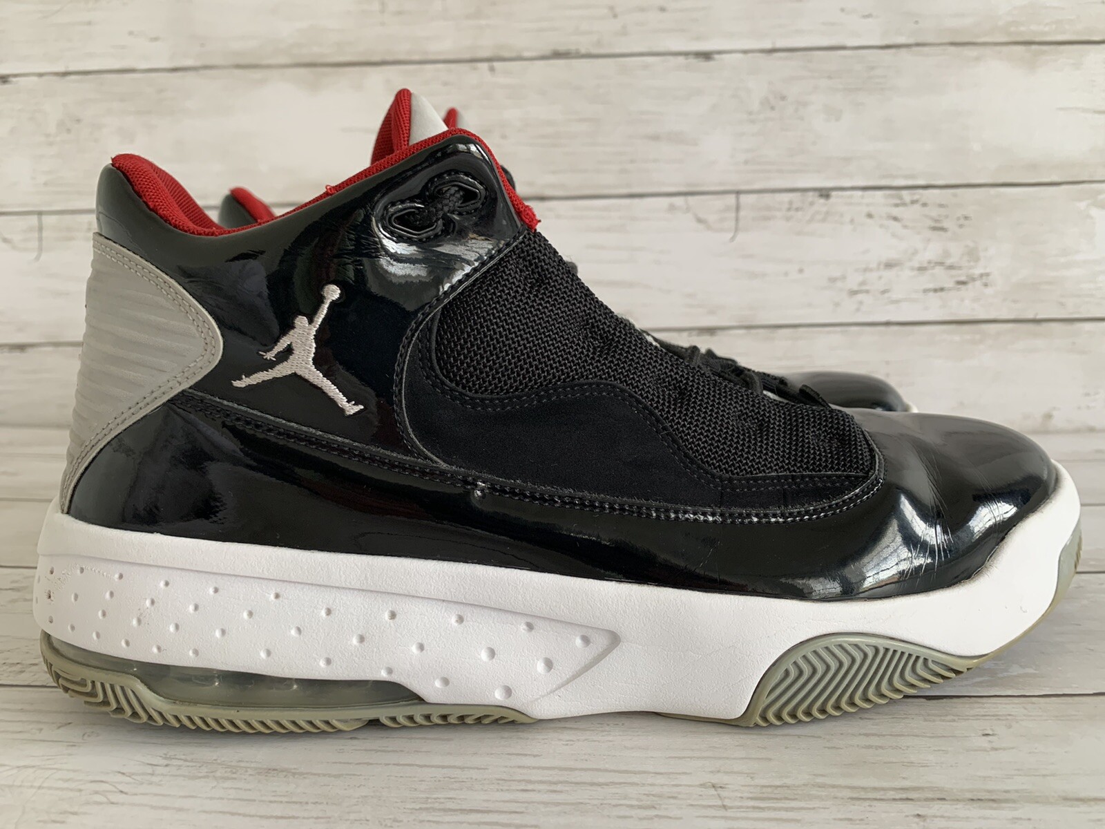 black jordan aura 2