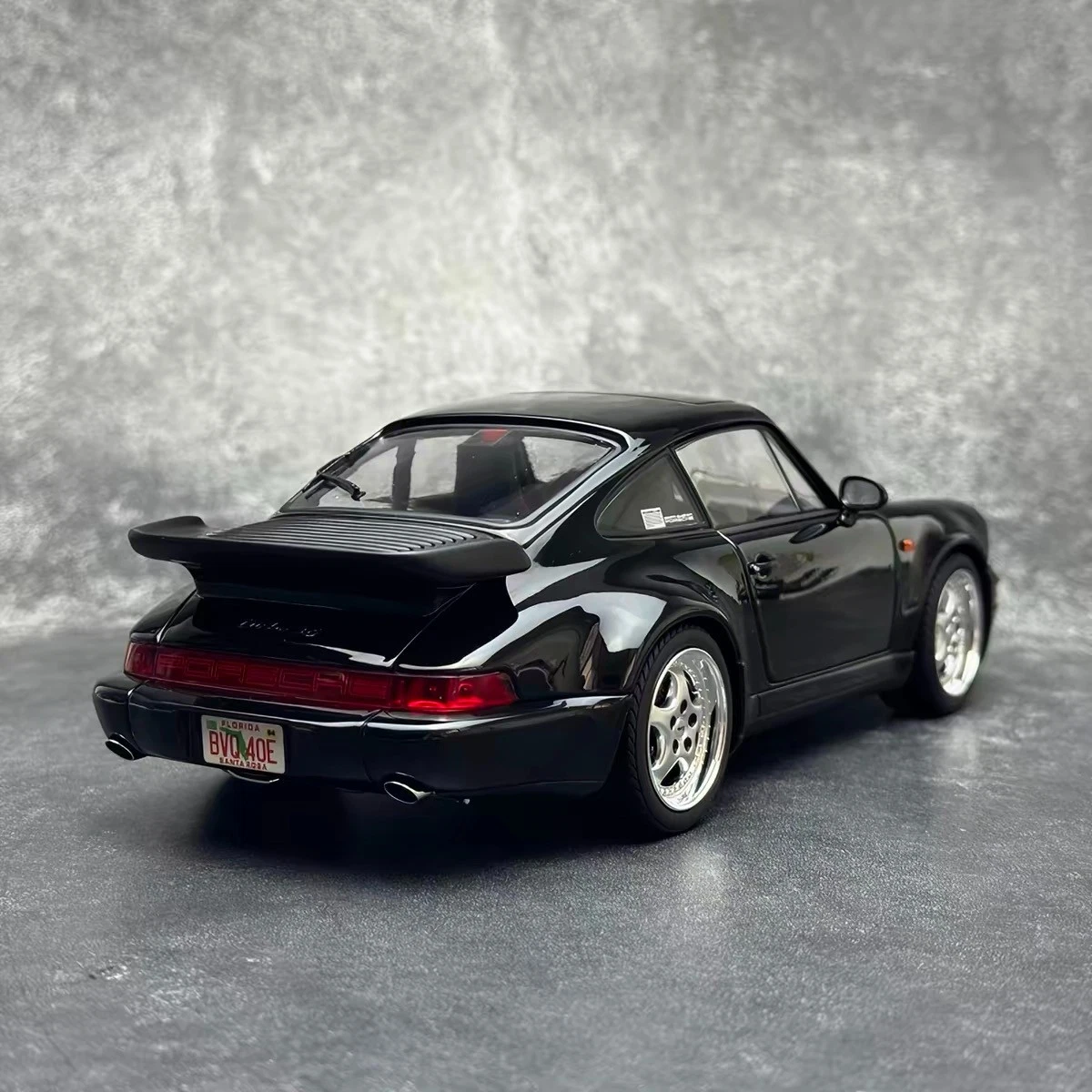 NOREV 1:18 Porsche 911 Turbo 3.6 1994 Die-cast model car with fully opening d