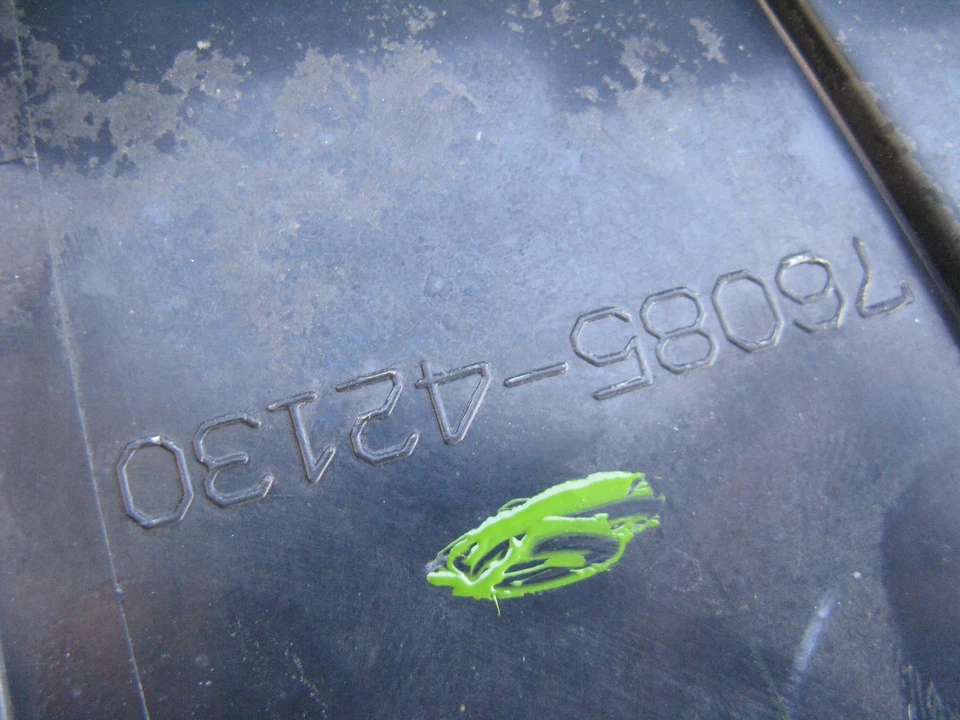 13 14 15 16 17 18 TOYOTA RAV4 REAR TAIL GATE LID DOOR TOP UPPER SPOILER SILVER - Image 3 of 4