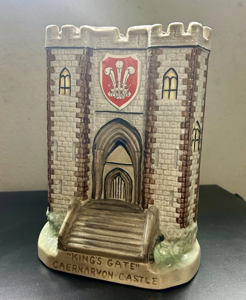 KEYSTONE POTTERY King's Gate Caenarvon 1969 Prince Charles Investiture Decanter - Image 2 of 4