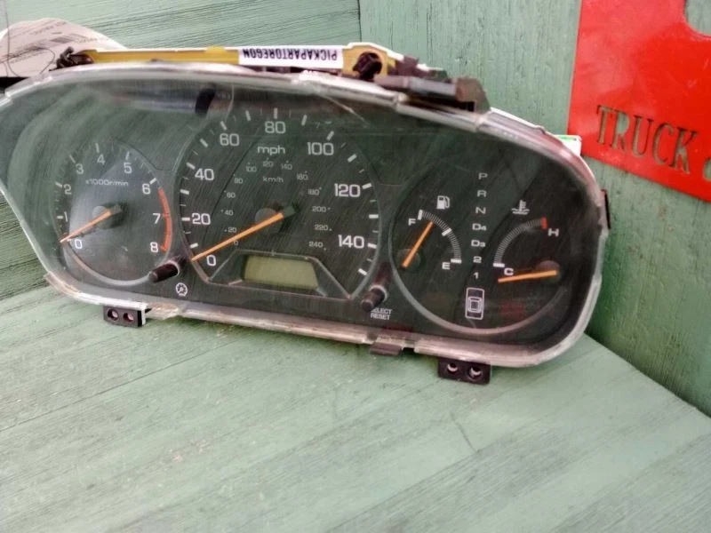 2000-2002 HONDA ACCORD SPEEDOMETER GAUGE INSTRUMENT CLUSTER W TACH FLAWS - Image 3 of 4