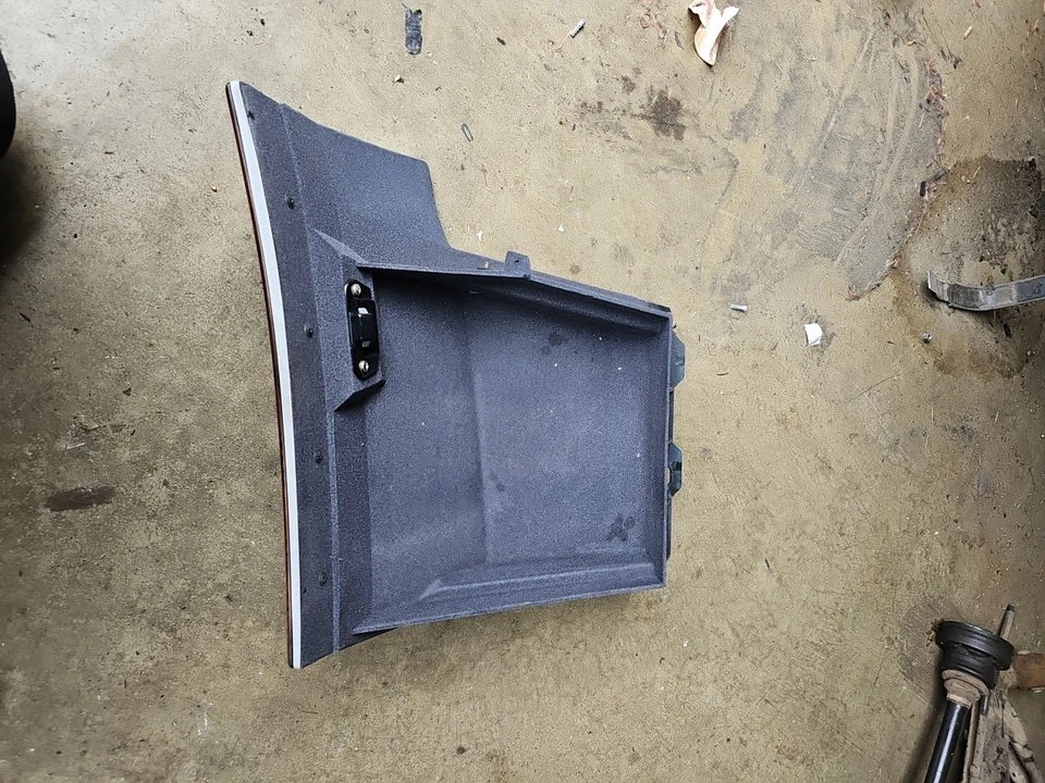 BMW E34 5-Series Parchment Tan Beige Glove Box w Latch 525i 1991-1994 OEM - Image 4 of 4