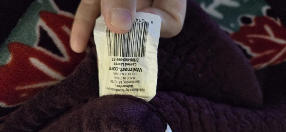 Manta de peluche Sherpa Better Homes & Gardens tallada hojas de otoño 50"x60" Foto 3 de 4