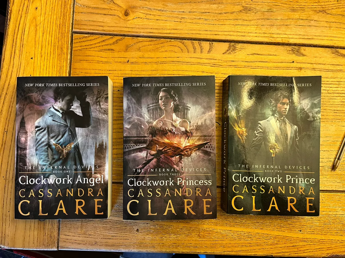 Clockwork Angel (The Infernal Devices, #1) by Cassandra Clare