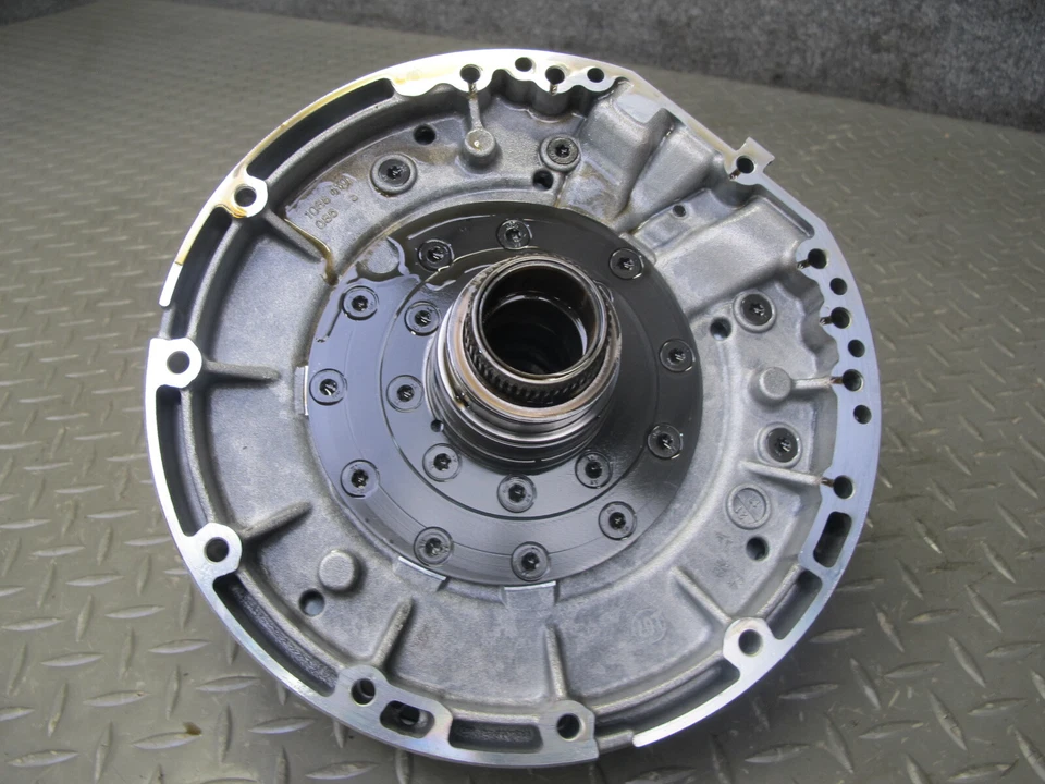 2012-2014 BMW E71 X6M 6HP-26Z BOMBA DE ÓLEO DE TRANSMISSÃO A/T 100k milhas 1068410086 - Imagem 3 de 4