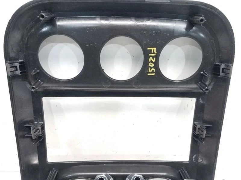 Jeep Patriot 2014 radio/bisel HVAC con rejillas de ventilación *negro/gris/cromo* Foto 4 de 4