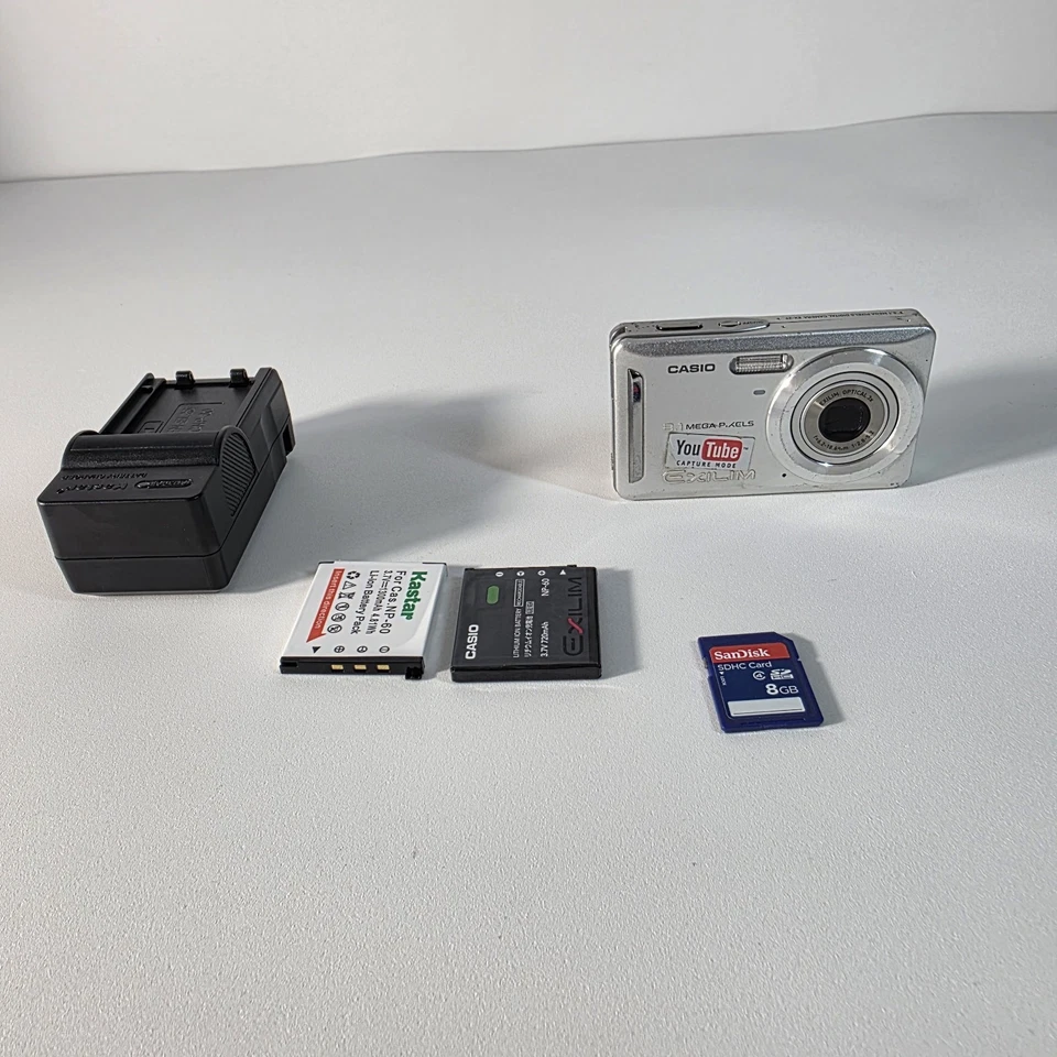 Casio EXILIM EX-Z9 8.1MP Digital Camera Tested With 2 Batteries & Charger - Read - Image 2 of 4