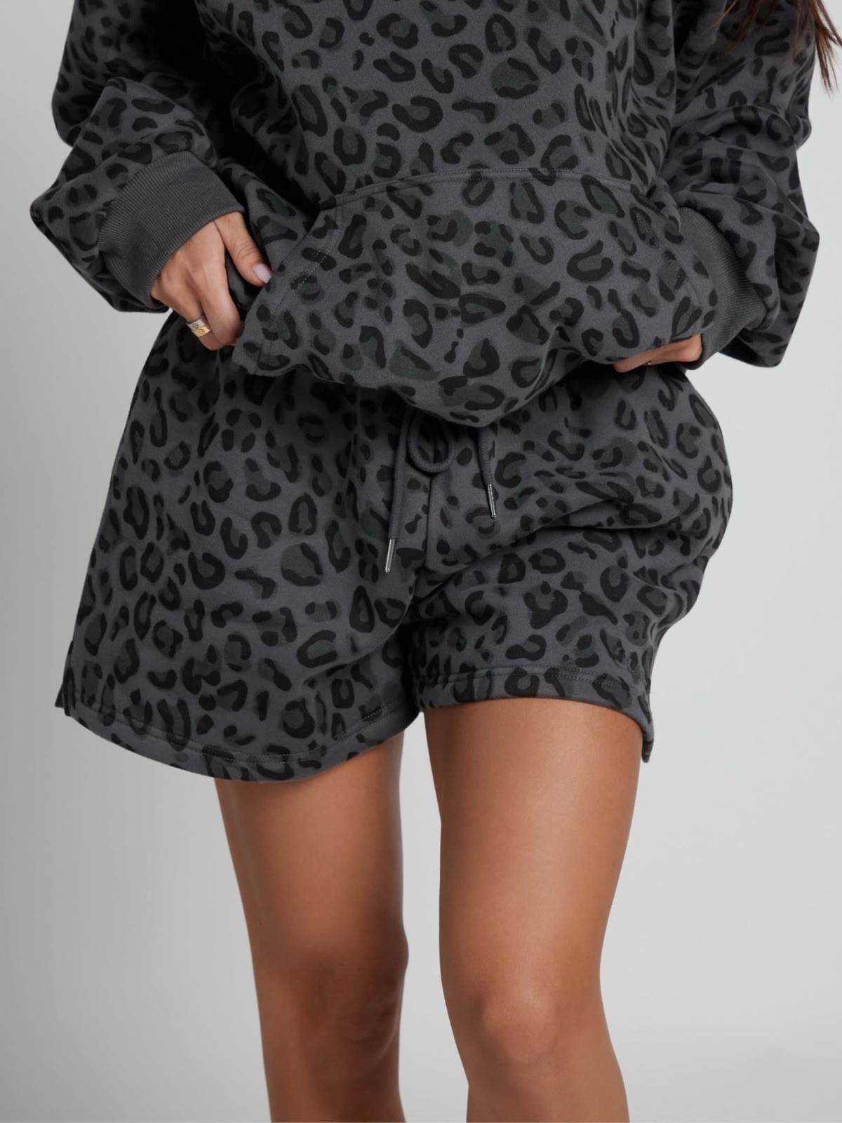 Comfrt Minimalist Shorts Women's