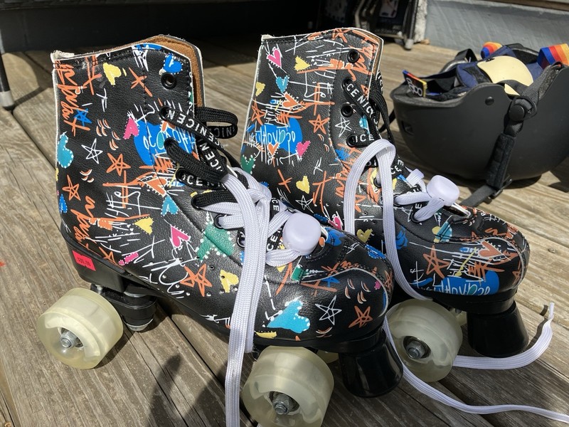 Women’s Roller Skates Size 39 Black With Stars