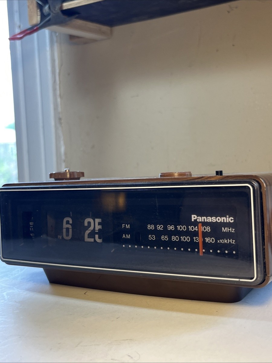 Vintage Panasonic RC-6030 Flip Clock AM FM Radio Clock Works But