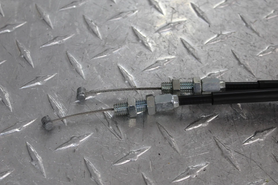 2003 SUZUKI GSXR600Z LIMITED THROTTLE CABLES LINES - Image 3 of 4