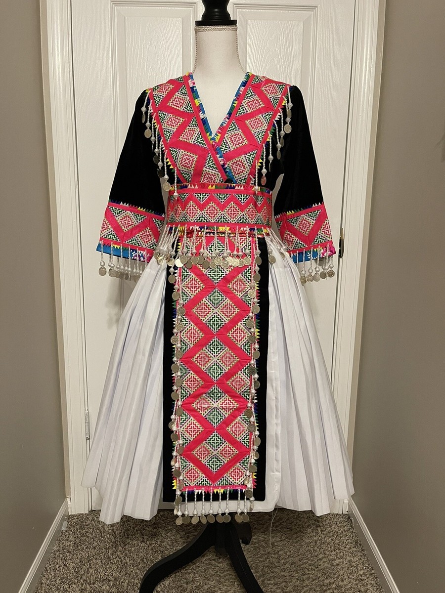 hmong green dress Clothes/Outfit Paj Ntaub Tawm Lawg Hand Embroidery W/ Money 2 CoinsSize 41 WDW5056