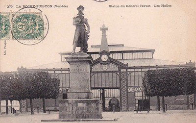 LA ROCHE-SUR-YON 275 statue du général travot les halles timbrée