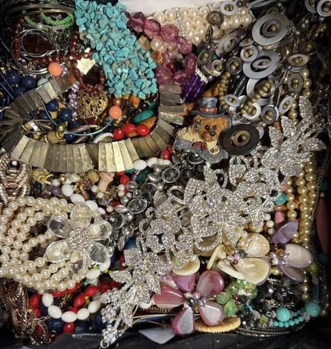 Huge 19 Pound Vintage to Now Costume Jewelry Good Use Wear Sell Craft Lot# GB33