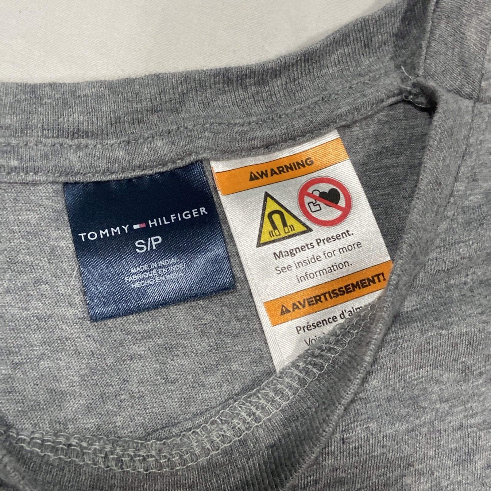 Tommy Hilfiger Adaptive Crop Top Gray Women’s Small Magnetic Shoulder Y2K image 3