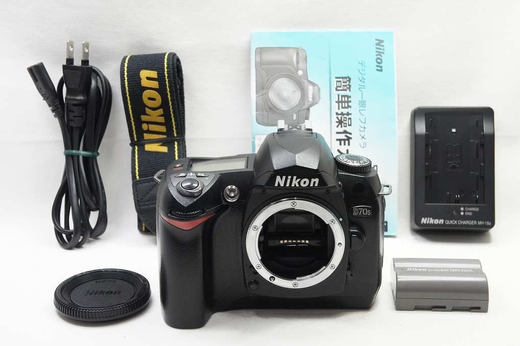 Near mint] Nikon D70S 6.1MP Digital SLR Camera Black Body