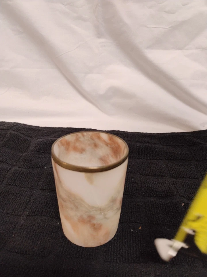 Candelabro Cilindro 3", Diseños de Remolino Marrón y Blanco con Borde Dorado Foto 2 de 4