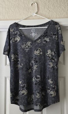 Maurices 24/7 Tee Shirt Womens XL Gray Blue Floral Rose V-Neck Short Sleeve 