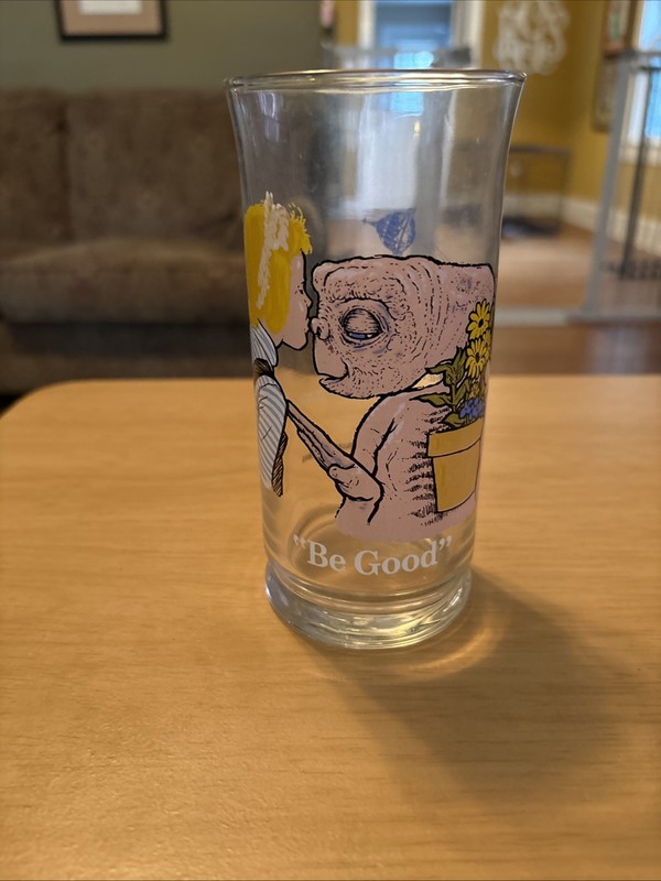 E.T. The Extra-Terrestrial 1982 Pizza Hut Collectible Glass