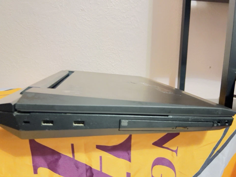 ASUS Gaming G74S I7 Powers On Charger Included Missing Battery - Image 3 of 4