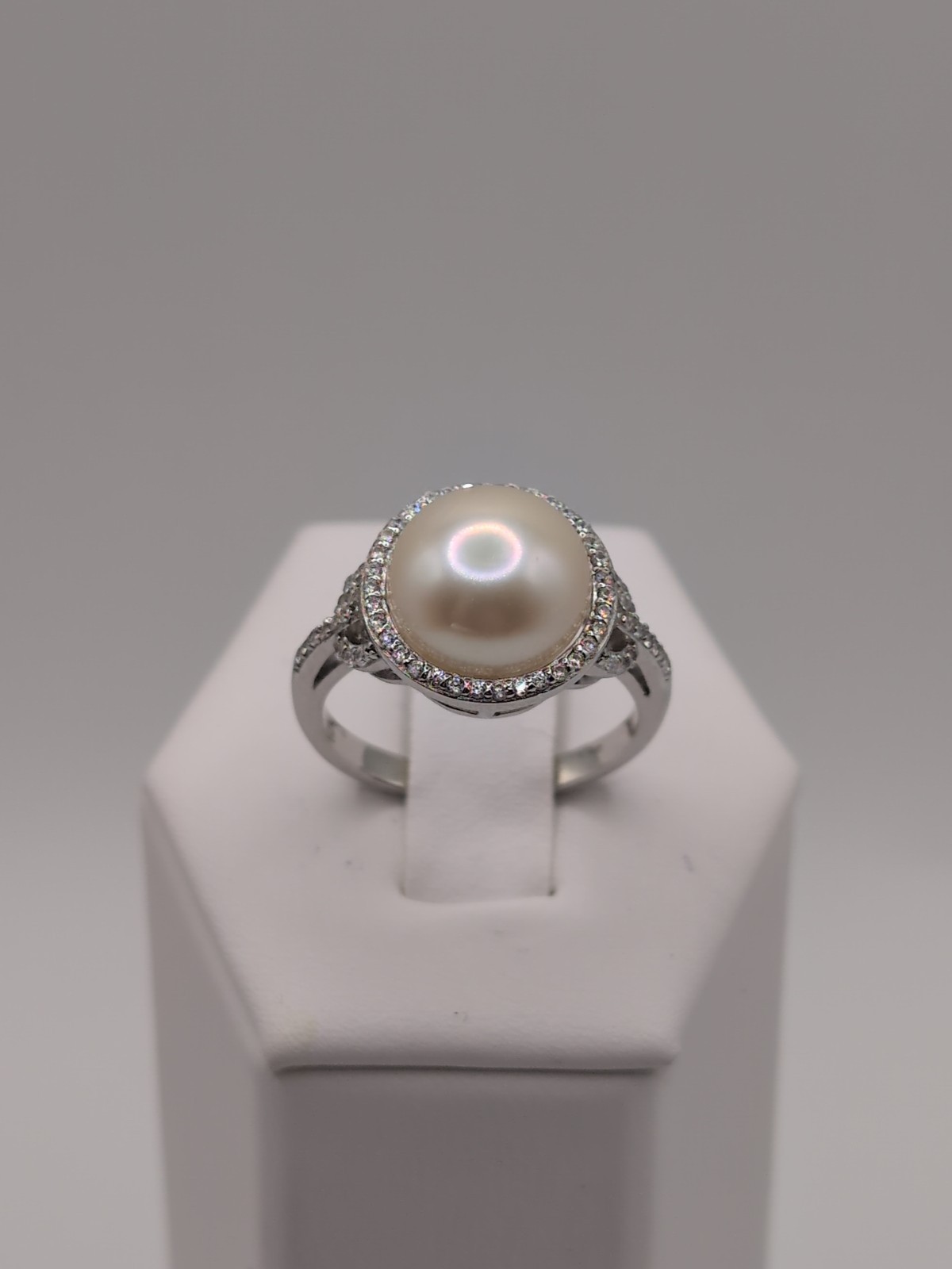 Beautiful Sterling Silver 11mm Cultured Pearl Diamond Simulant Halo Ring Size 6