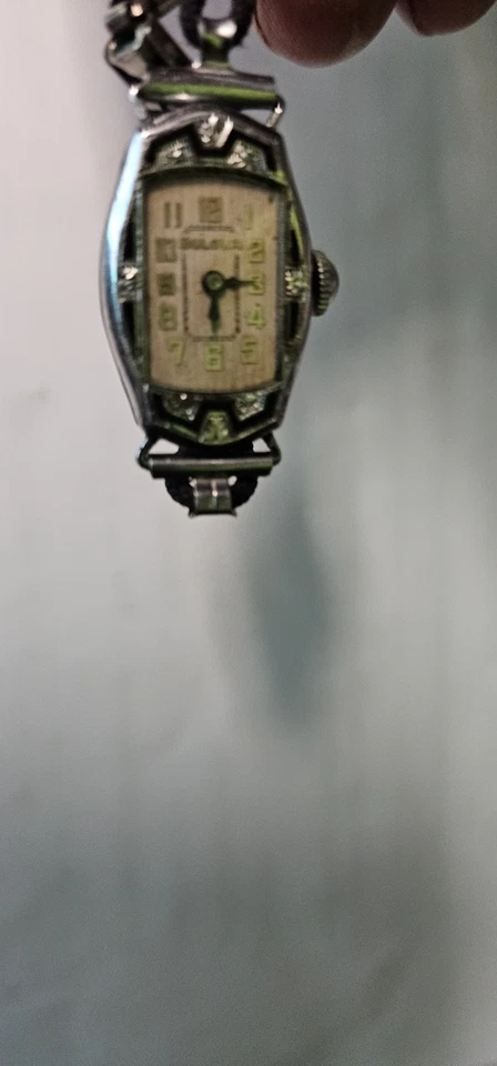 Reloj de pulsera Bulova Aret Deco 1927 para mujer bisel esmaltado raro Foto 2 de 4