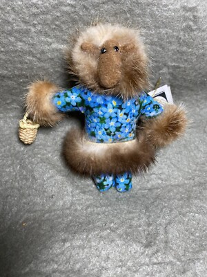 VINTAGE 4 1/2 INCH CLOTH DOLL C. A. MUTH ALASKA  FUR TRIMMED OUTFIT