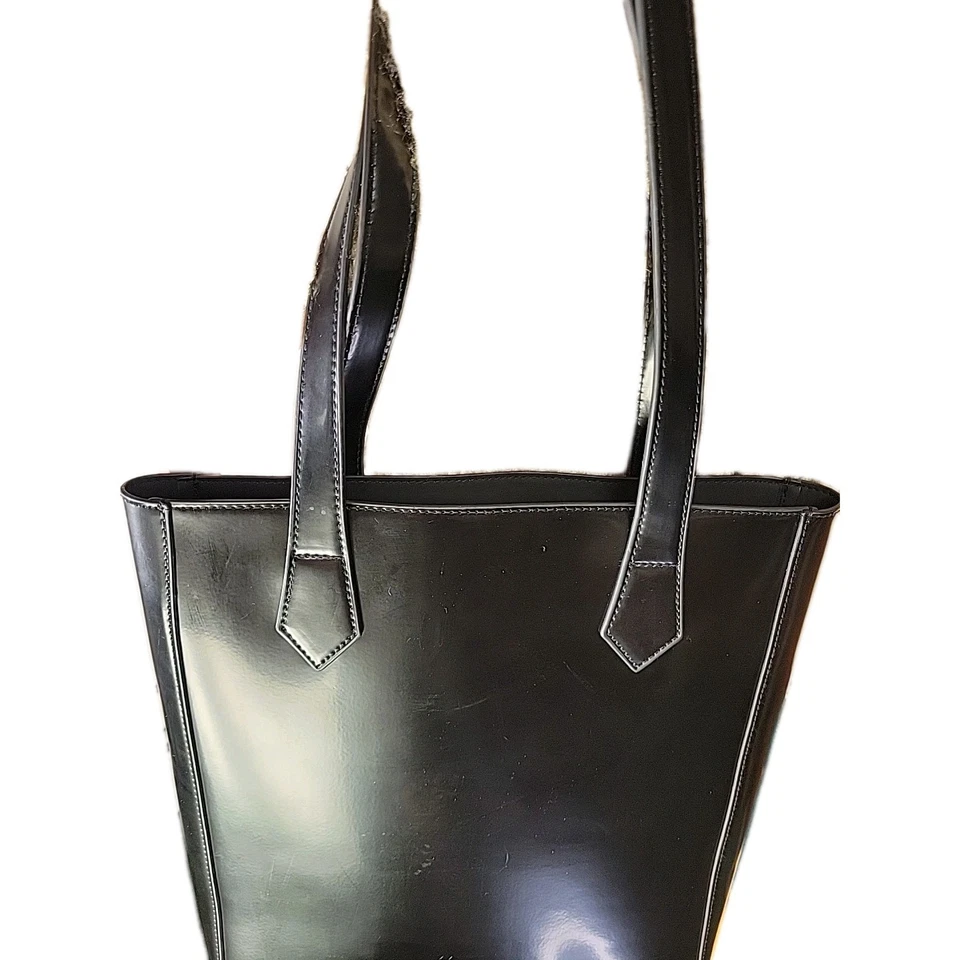 Givenchy Bolso Perfume Cuero Fuex Negro Moda Accesorios Y2K Streetware Estilo Foto 3 de 4