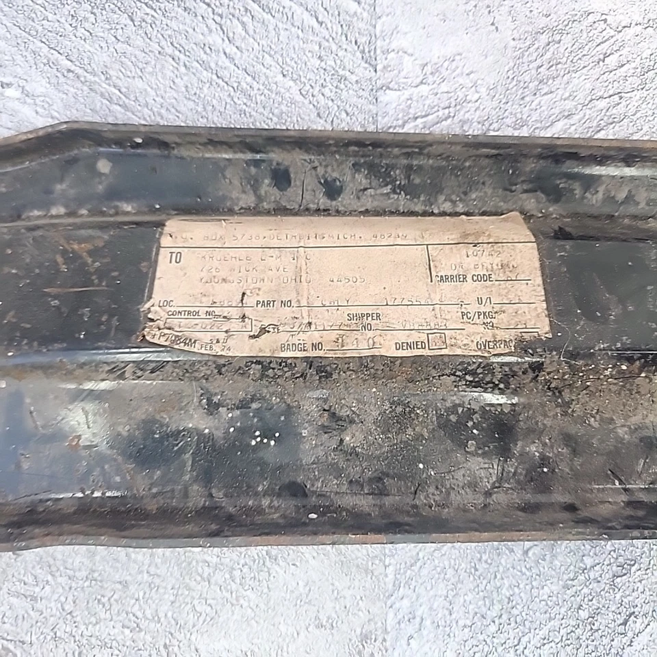 Barra de refuerzo parachoques delantero izquierdo Lincoln C8LY17755A 1968-1971 Mark III NORS Foto 4 de 4