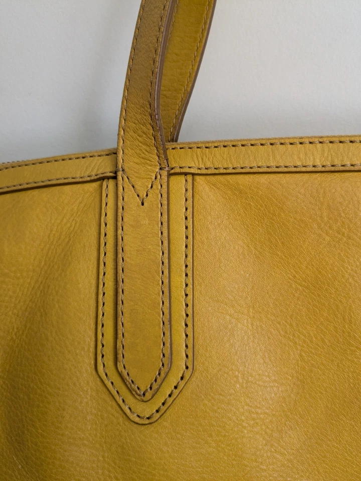 Bolso de hombro grande de cuero amarillo mostaza FOSSIL Sydney Foto 4 de 4