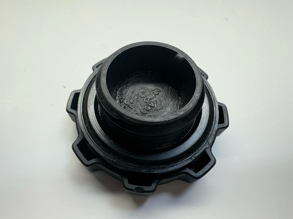 Tapa del tanque de combustible de aceite Tapa del tapón de llenado de aceite de gas 12180-46031 para Lexus ES300 94-03 Foto 3 de 3