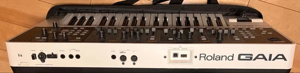Roland GAIA SH-01 Synthesizer with Power Adapter & Soft Case Tested Japan - Image 4 of 4