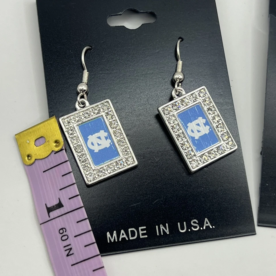 Pendientes y collar de diamantes de imitación de moda de fútbol americano universitario de Carolina del Norte NUEVO Foto 4 de 4