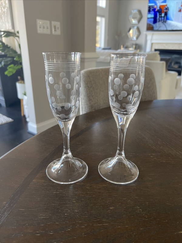 2 Thomas O’Brien Crystal VINTAGE MODERN Champagne Flute 8 1/2” Dots/Lines