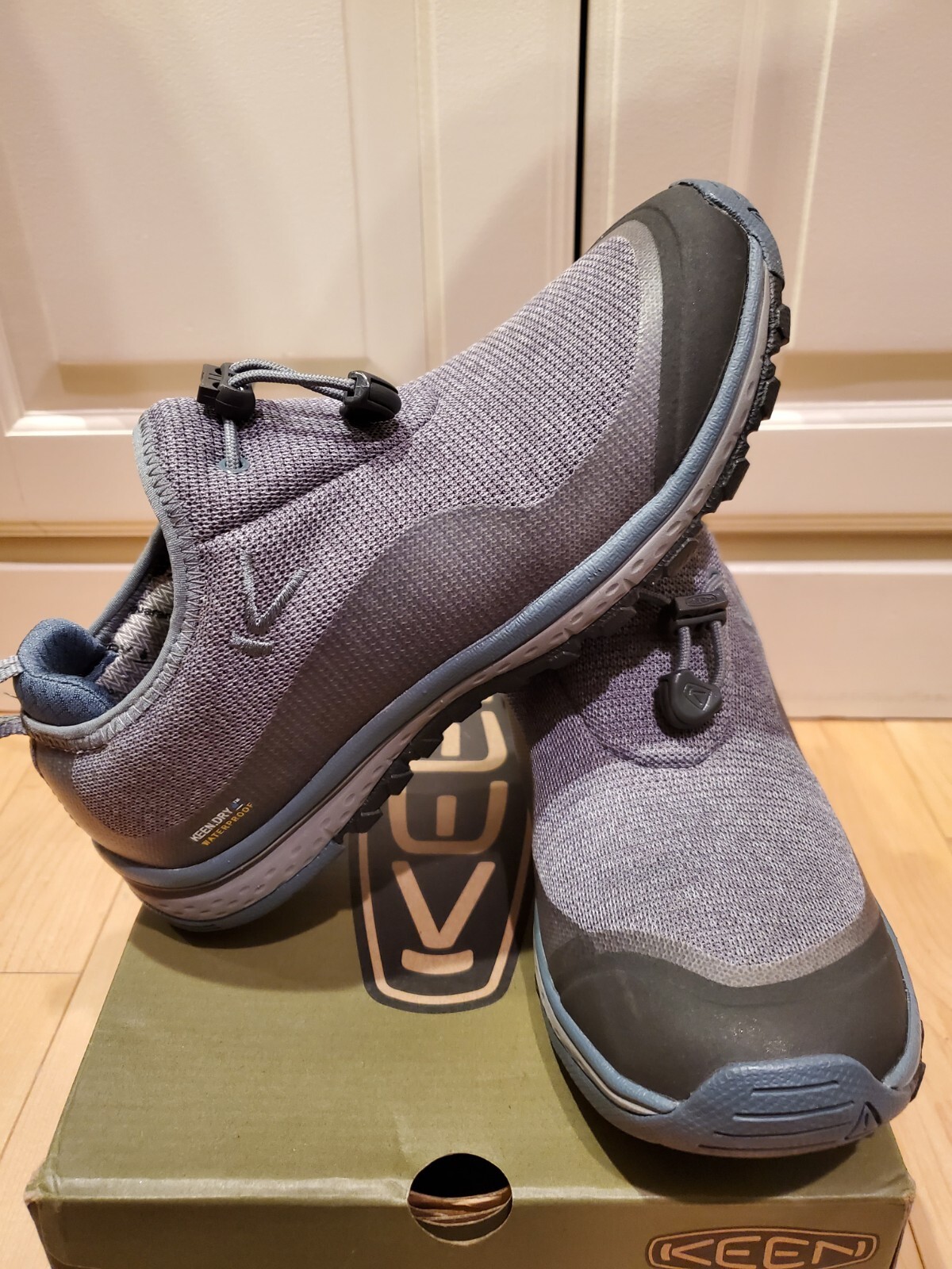 KEEN Scarpe da trekking impermeabili da donna Terra Moc tempo tempestoso taglia 7 5 indossate una volta!