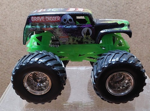 Monster Trucks Hot Wheels Monster Jam 1:64 Die-Cast PICK ONE Toys Cars - Picture 44 of 127