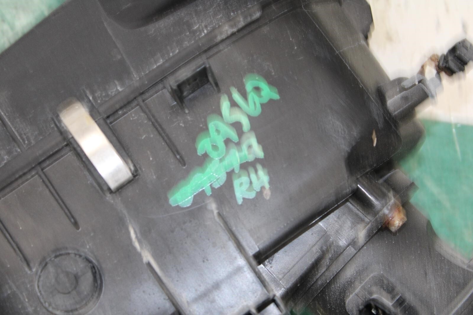 14-19 GHIBLI SQ4 3.0L RH Passenger Right Engine Air Intake Filter Cleaner Box OE