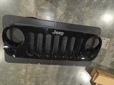 Jeep Wrangler Jk Oem 2007- 2018 Radiator Grille Mopar New