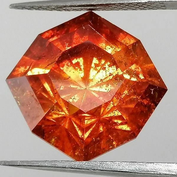 Sphalerit - Hochpräzessionsschnitt - 16.15 ct - Bild 4 von 4