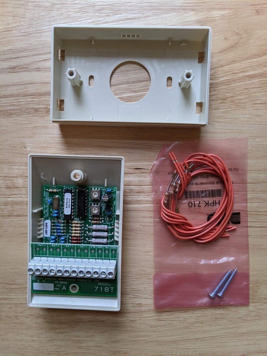 DMP 715-18T Zone Expander - 715 with 718T Plug-in Screw Terminal