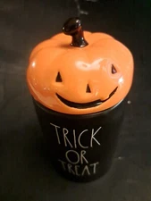 Rae Dunn "TRICK OR TREAT" Ceramic  CANDLE 13.2oz - W/ Top Carmel Apple 7.5"T