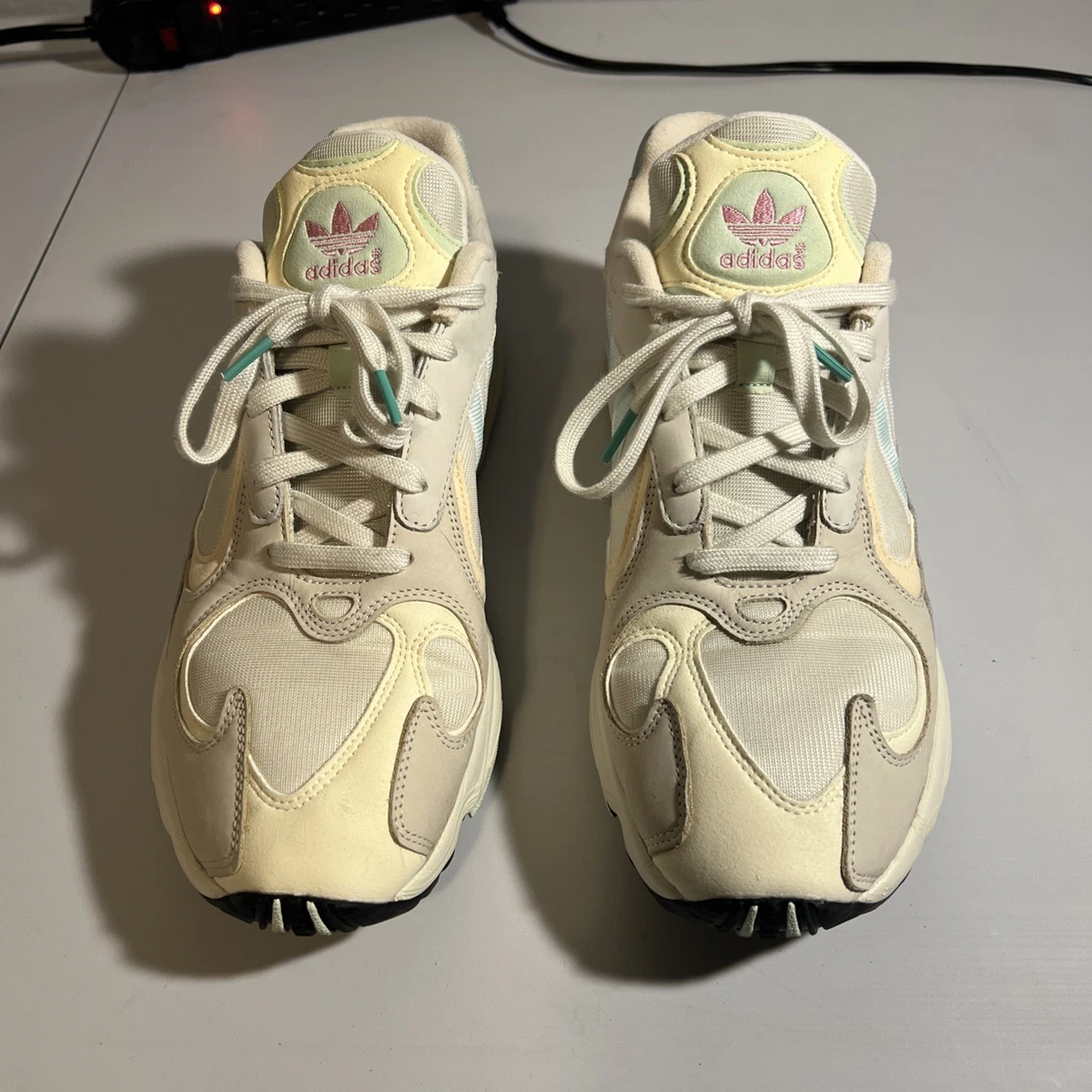 Las mejores ofertas en adidas Yung-1 Off White Mint | eBay