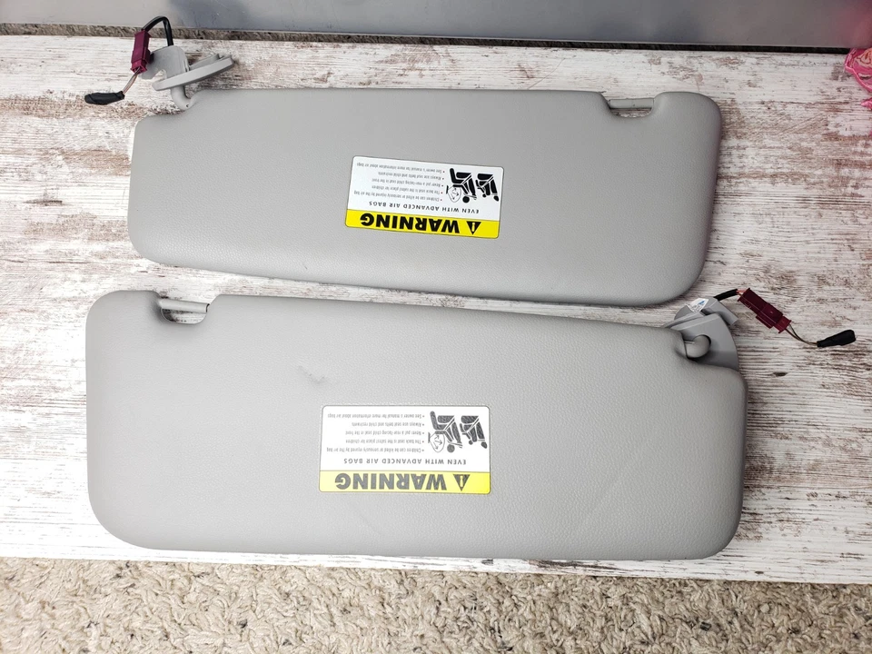 2008-2010 BMW 528i Driver / Passenger Sun Visor Gray Illuminated OEM B02B65003 - Image 3 of 3