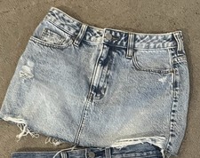 Pacsun Frayed Hem Distressed Light Wash Denim Skirt Size 25 Waist