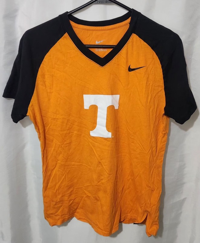 NIKE TENNESSEE VOLUNTEERS WOMENS V NECK T SHIRT Medium ORANGE & BLACK