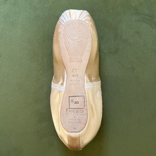 Freed of London Pointe Shoes Size 4.5 XX, Fish Maker