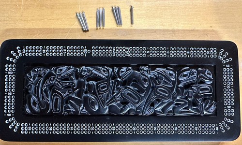 Haida Design Indianer Cribbage Board - Bild 1 von 4