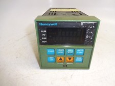 HONEYWELL DC3001-0-00A-1-00-0111-EN TEMPERATURE CONTROLLER