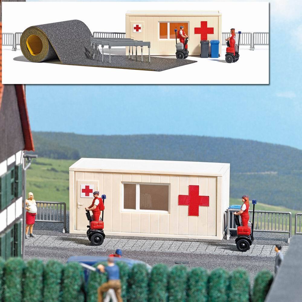 Busch 7869 Action Set: Sanit&auml;tsstation mit Segways, H0