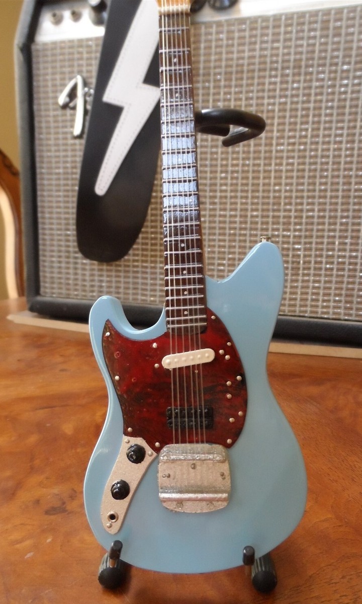 KURT COBAIN - Fender Mustang Sonic Blue 1:4 Scale Replica KURT COBAIN - Fender Mustang Sonic Blue 1:4 Scale Replica